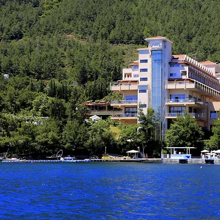 Labranda Mares